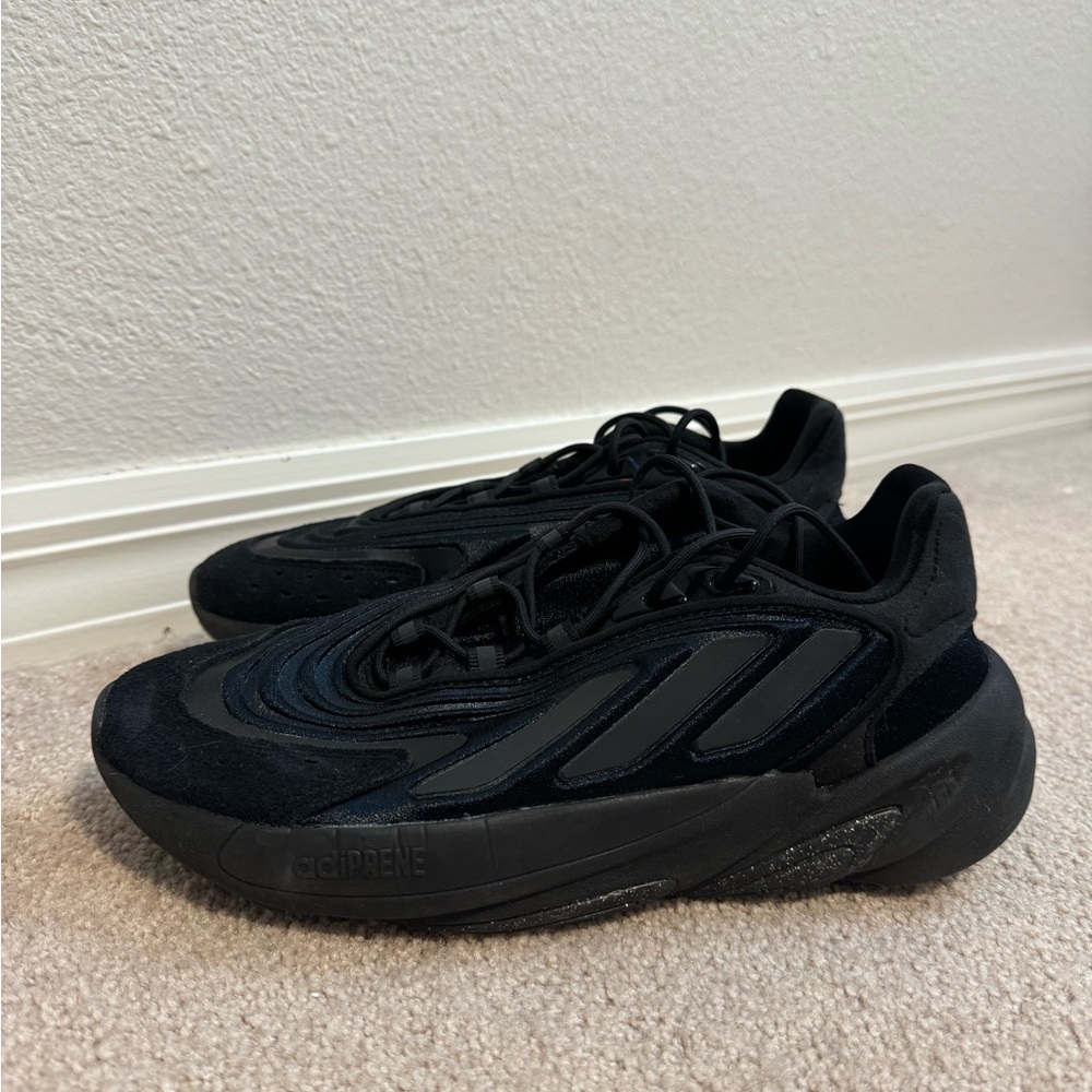 Adidas Originals Women's Ozelia Sneaker